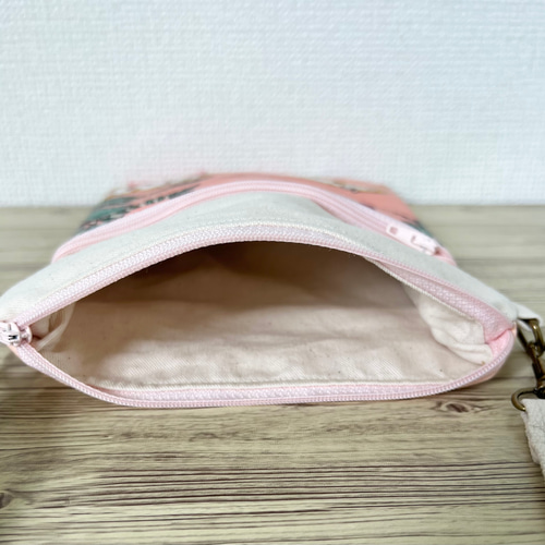 ☆SALE中！☆ アニマル柄ピンク ショルダーバッグ サコッシュ