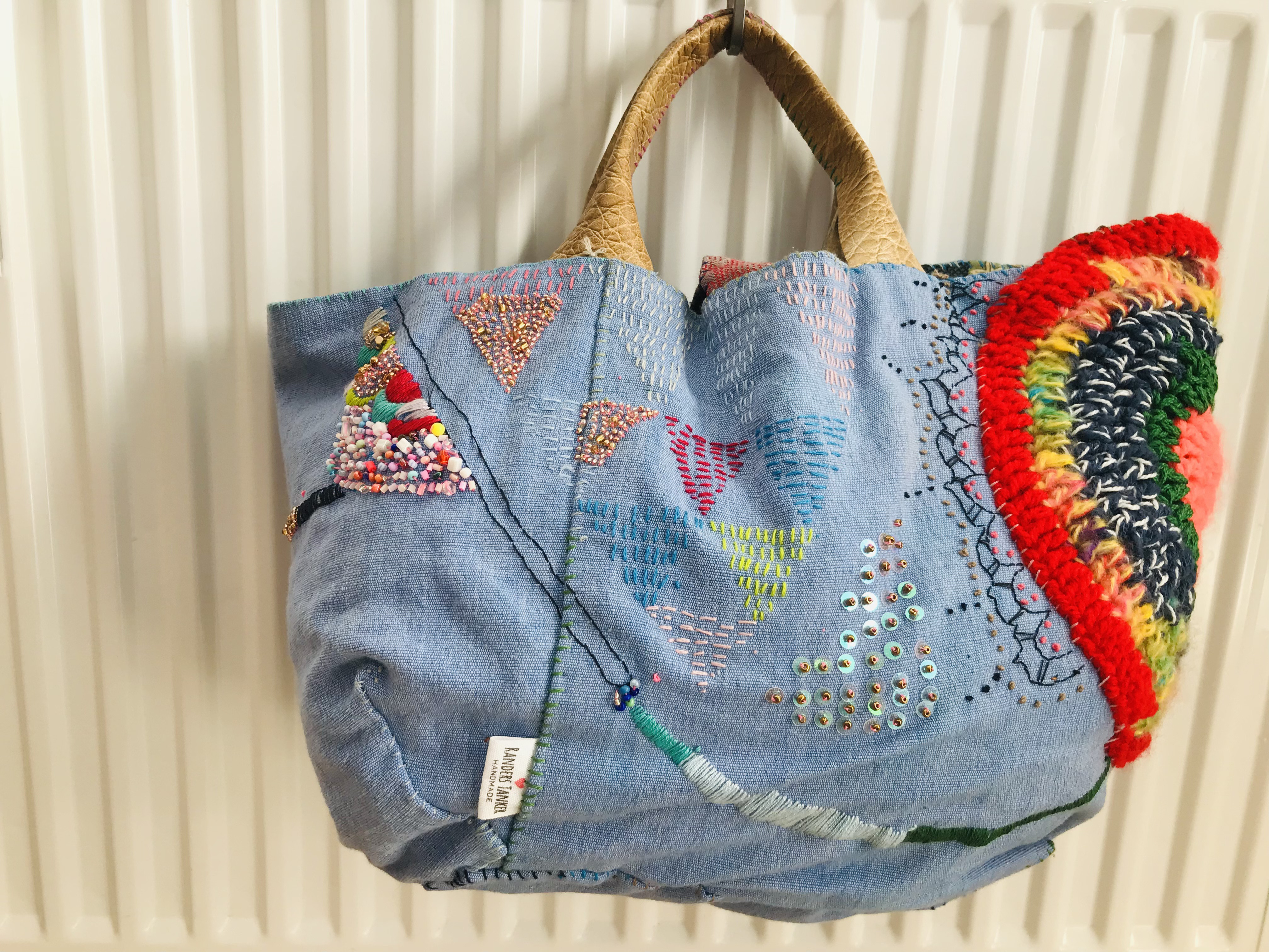 【クロスステッチ❤︎本革持ち手トートバッグ】ハンドメイド　サモイロフ　チューリップ クロスステッチ❤︎本革持ち手トートバッグ】ハンドメイドサモイ