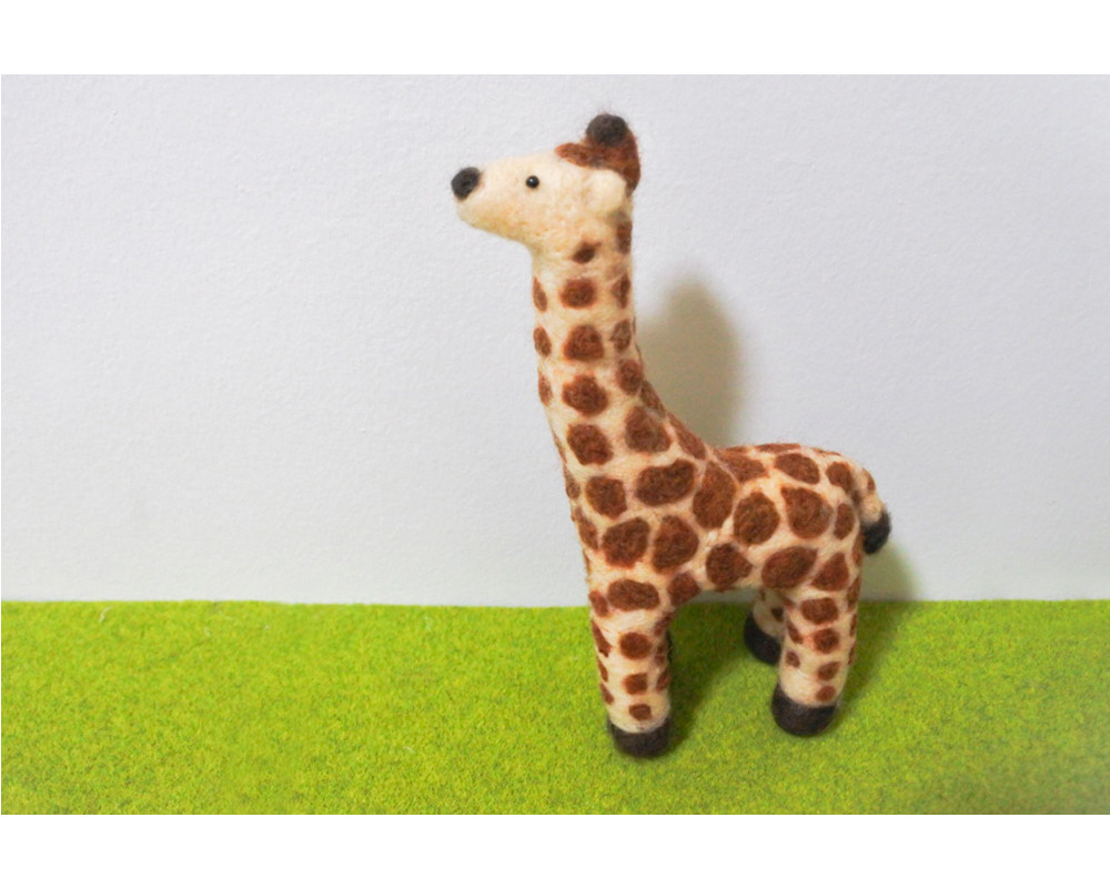 キリン」【羊毛フェルト：LLサイズ】 羊毛フェルト staccato