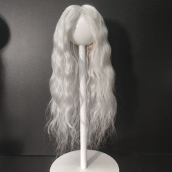 bjd人形 ドールウィッグ 多量版　バウンシーヘアネット シルバーホワイト シルバーグレー 中分け  頭皮シミュレーショ 3枚目の画像