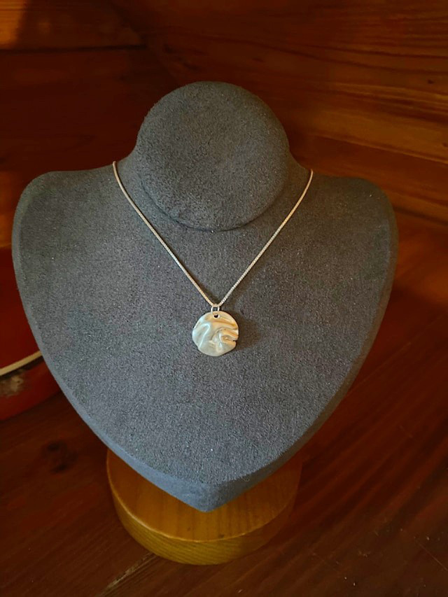 円形ウェービーネックレス(純銀)