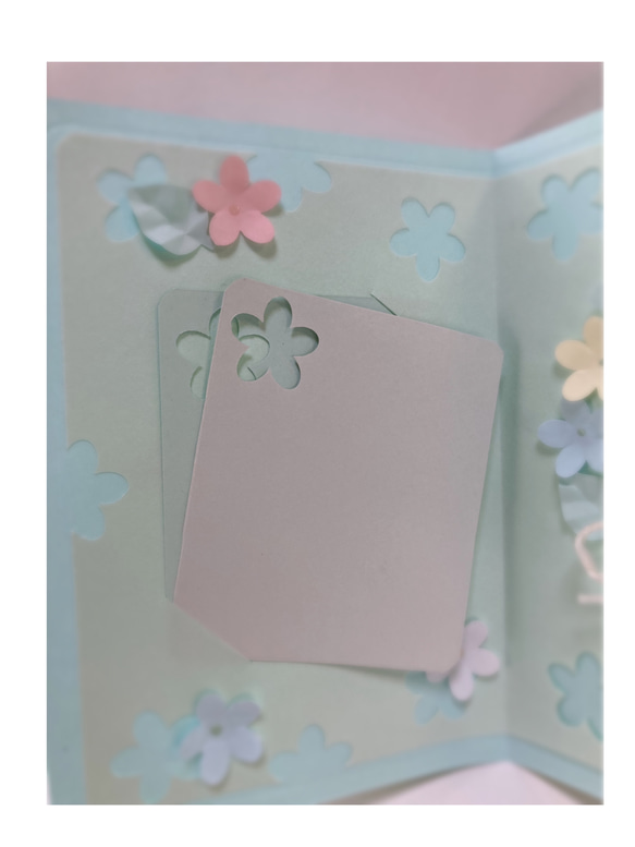 二つ折りメッセージカード、お誕生日お祝い、ご出産お祝いのメッセージカード等に。 3枚目の画像