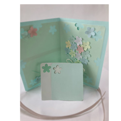 二つ折りメッセージカード、お誕生日お祝い、ご出産お祝いのメッセージカード等に。 4枚目の画像