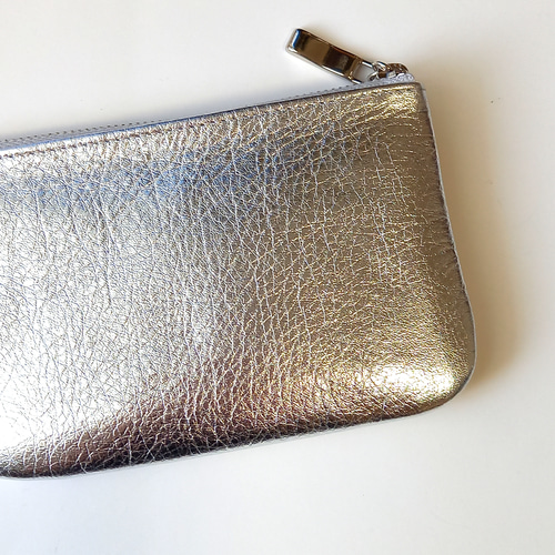 ミニ財布にもなる本革マルチケース(シルバー)◇牛革 自然なシュリンク