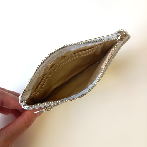 ミニ財布にもなる本革マルチケース(シルバー)◇牛革 自然なシュリンク