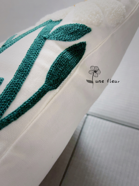 クッションカバー刺〓45ｘ45　ニット素材　白い花柄　シンプル　インテリア雑貨　北欧風　ins　厚手　おしゃれなクッショ 3枚目の画像
