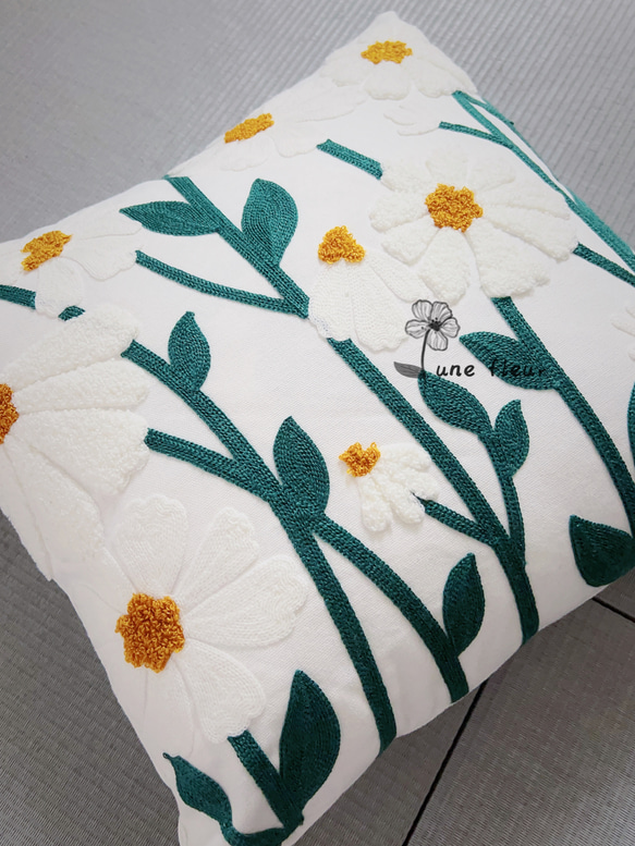 クッションカバー刺〓45ｘ45　ニット素材　白い花柄　シンプル　インテリア雑貨　北欧風　ins　厚手　おしゃれなクッショ 5枚目の画像
