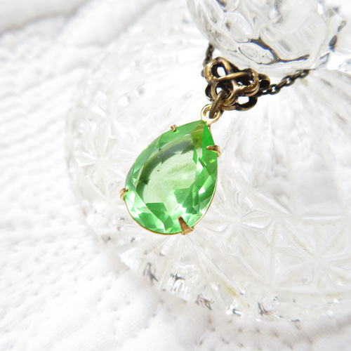 再販＊レア！オーストリア製ヴィンテージ・ペリドット、ウランガラス 