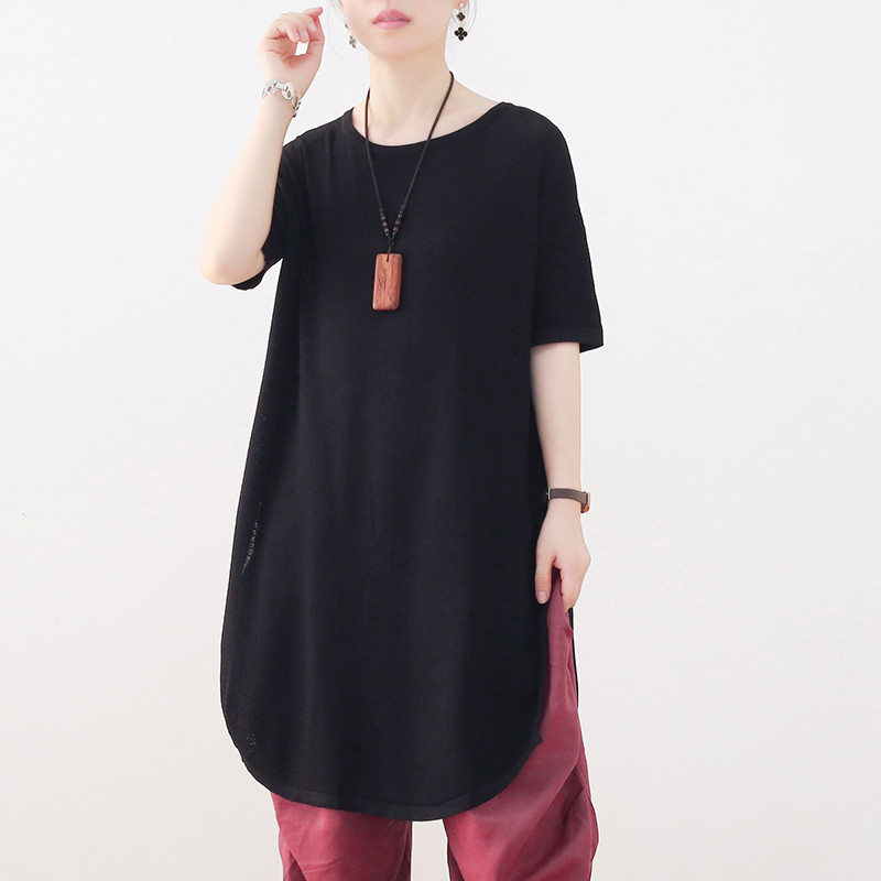 ラウンドカットとサイドスリットが抜け感プラス 半袖クルーネックチュニック