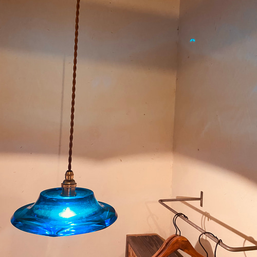 昭和レトロなガラス ペンダントライト ブルー