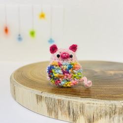 カラフル ぶた ブローチ 毛糸 かぎ針編み ブローチ qiqi's world 通販