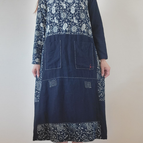 着物リメイク 古布 手作り 藍無地と型染め パッチ ワンピース 