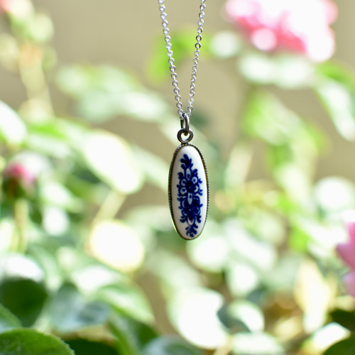 ヴィンテージ デルフト陶器のペンダント 青い花 ネックレス ネックレス