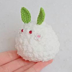 Yuanyuan Snow Rabbit 人形は装飾品を追加したり、色や手作りの編み糸を変更したりカスタマイズできます。 6枚目の画像