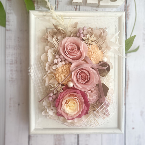 プリザーブドフラワー 2wayピンクローズフレームアレンジメント 大輪