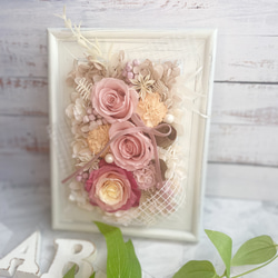 プリザーブドフラワー 2wayピンクローズフレームアレンジメント 大輪