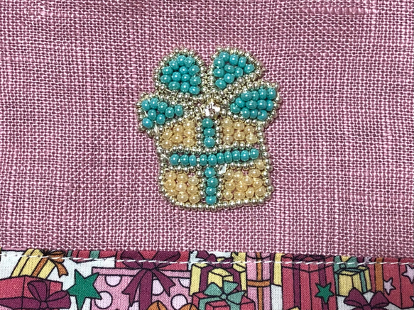 刺繍のファスナーポーチ☆プレゼント 4枚目の画像