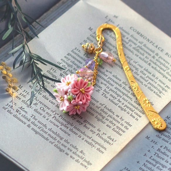 ❁桜色ブックマーカ－ ❁ つまみ細工 栞 ブックマーカー 読書のための