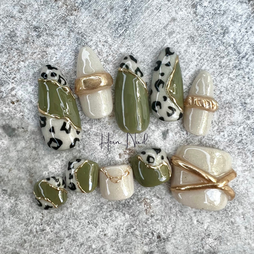 カラー変更可能》うねうねカーキレオパードリングフットネイルチップ  