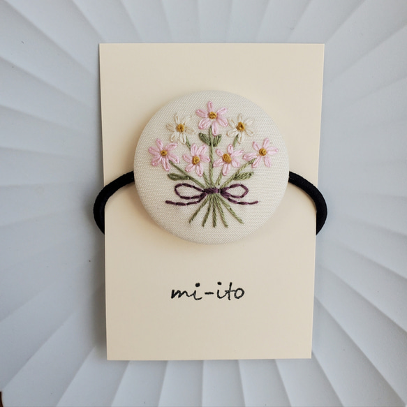 刺繍ヘアゴム　no.1171　くるみボタン　《送料無料》 1枚目の画像