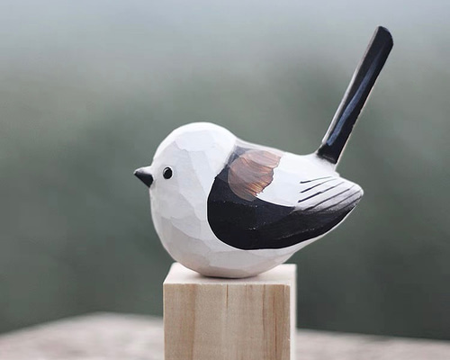 シマエナガ】鳥好きさんへのプレゼント 置物 木彫り 雪の妖精 天然木