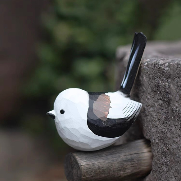 【シマエナガ】鳥好きさんへのプレゼント 置物 木彫り 雪の妖精 天然木 彫刻 受注制作 2枚目の画像