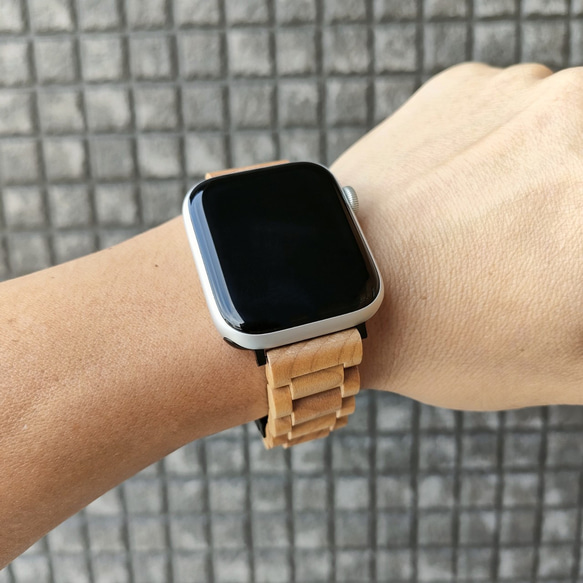 【木製バンド】EINBAND AppleWatch アップルウォッチ 天然木 木のベルト 20mm【メイプルウッド】 5枚目の画像