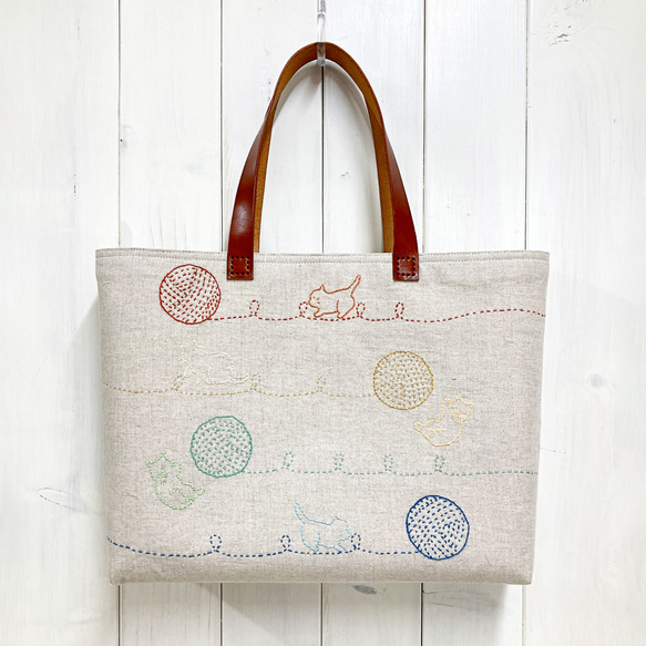 麦子 古布蚊帳刺し子トートバッグとラタンチェアー