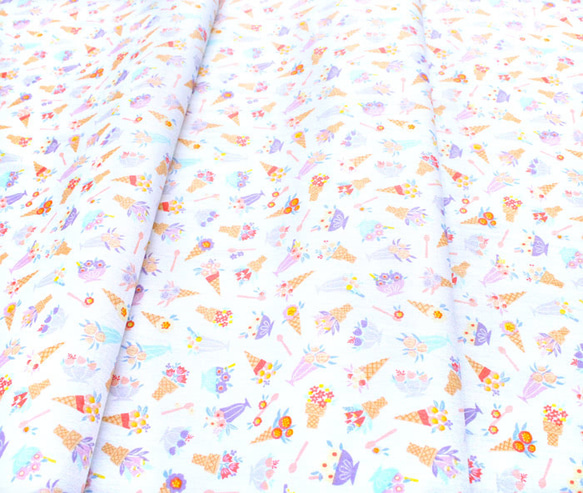 カットクロス Camelot Fabrics Ice Cream Blossoms / Blossoms White 3枚目の画像