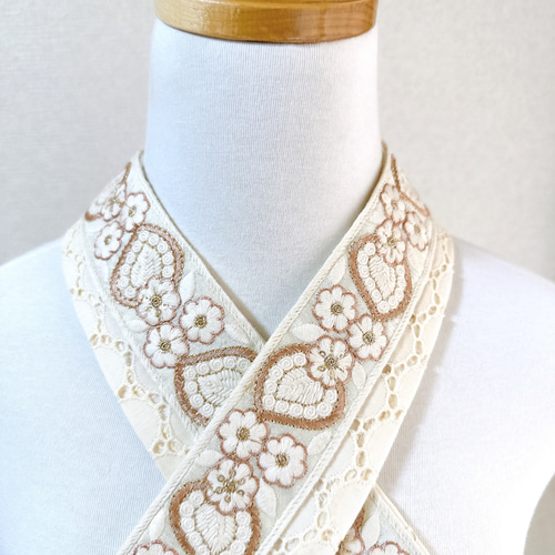 №3025 半襟 半衿 刺繍 ハンドメイド - メルカリ