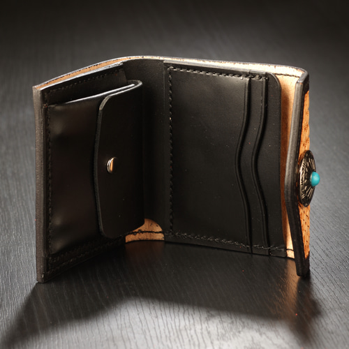 コンチョ付きバスケット刻印 三つ折ミニ財布（BLACK&TAN) 三つ折り財布 