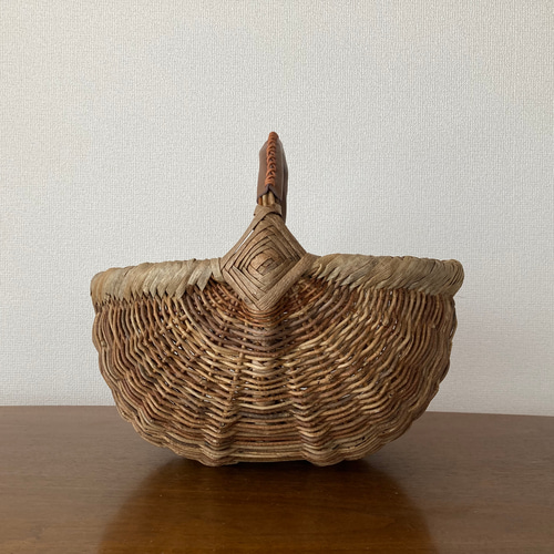 あけびかご　バスケット 割引｜あけびかご｜素編み｜フリーバスケット｜中サイズ｜楕円形