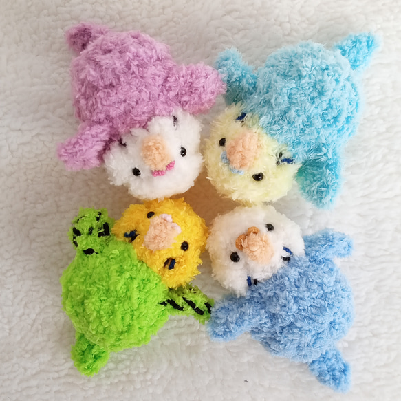 虎皮鸚鵡小型娃娃玩偶 可加吊飾 別針 可客製改色 手作毛線鉤織小物 鳥 寵物 第10張的照片