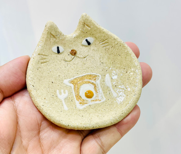 猫の小皿 パン好きくん 2枚目の画像