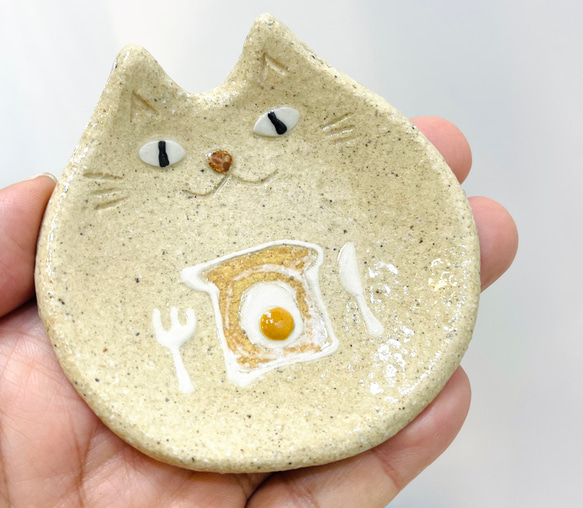 猫の小皿 パン好きくん 4枚目の画像
