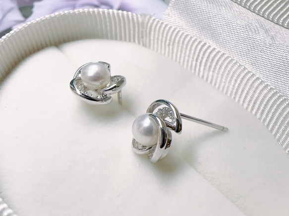 天然珍珠 花朵 優雅氣質 金銀兩色 純銀耳環 第7張的照片