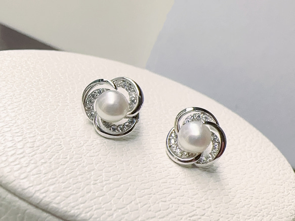 天然珍珠 花朵 優雅氣質 金銀兩色 純銀耳環 第5張的照片