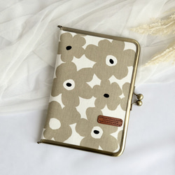 嵩張らない！母子手帳ケース (Mサイズ用) コンパクト がま口 北欧　フラワー　B6  マルチケース　手帳カバー　 2枚目の画像