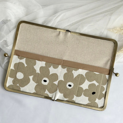 嵩張らない！母子手帳ケース (Mサイズ用) コンパクト がま口 北欧　フラワー　B6  マルチケース　手帳カバー　 5枚目の画像