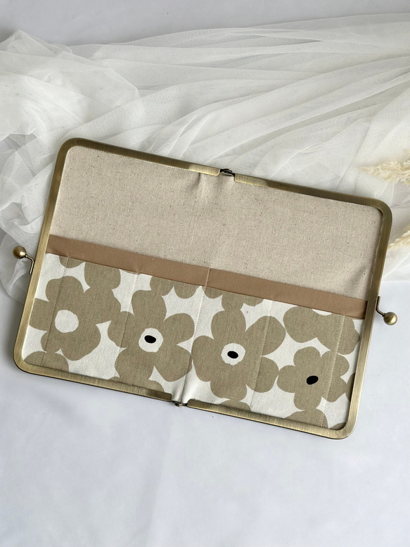 嵩張らない！母子手帳ケース (Mサイズ用) コンパクト がま口 北欧　フラワー　B6  マルチケース　手帳カバー　 5枚目の画像