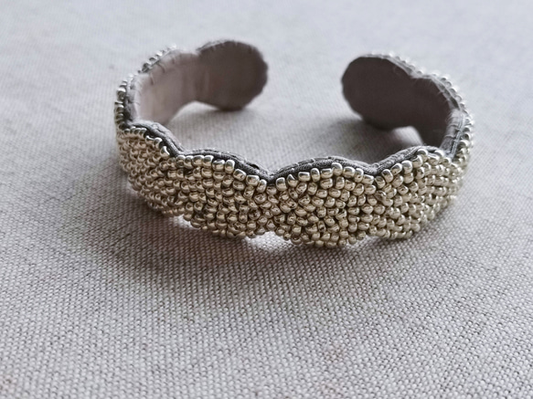 Item No.802(ビーズ刺繍バングル/受注制作) バングル・リスト