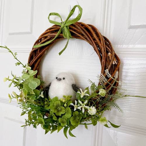 シマエナガの緑のリース グリーンリース シマエナガの羊毛フェルト (雪