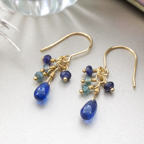 14kgfスカイカイヤナイト・グランディディエライトピアス/イヤリング 14KGF カイヤナイトチャーム＋フックピアス【ピアス・イヤリング変更