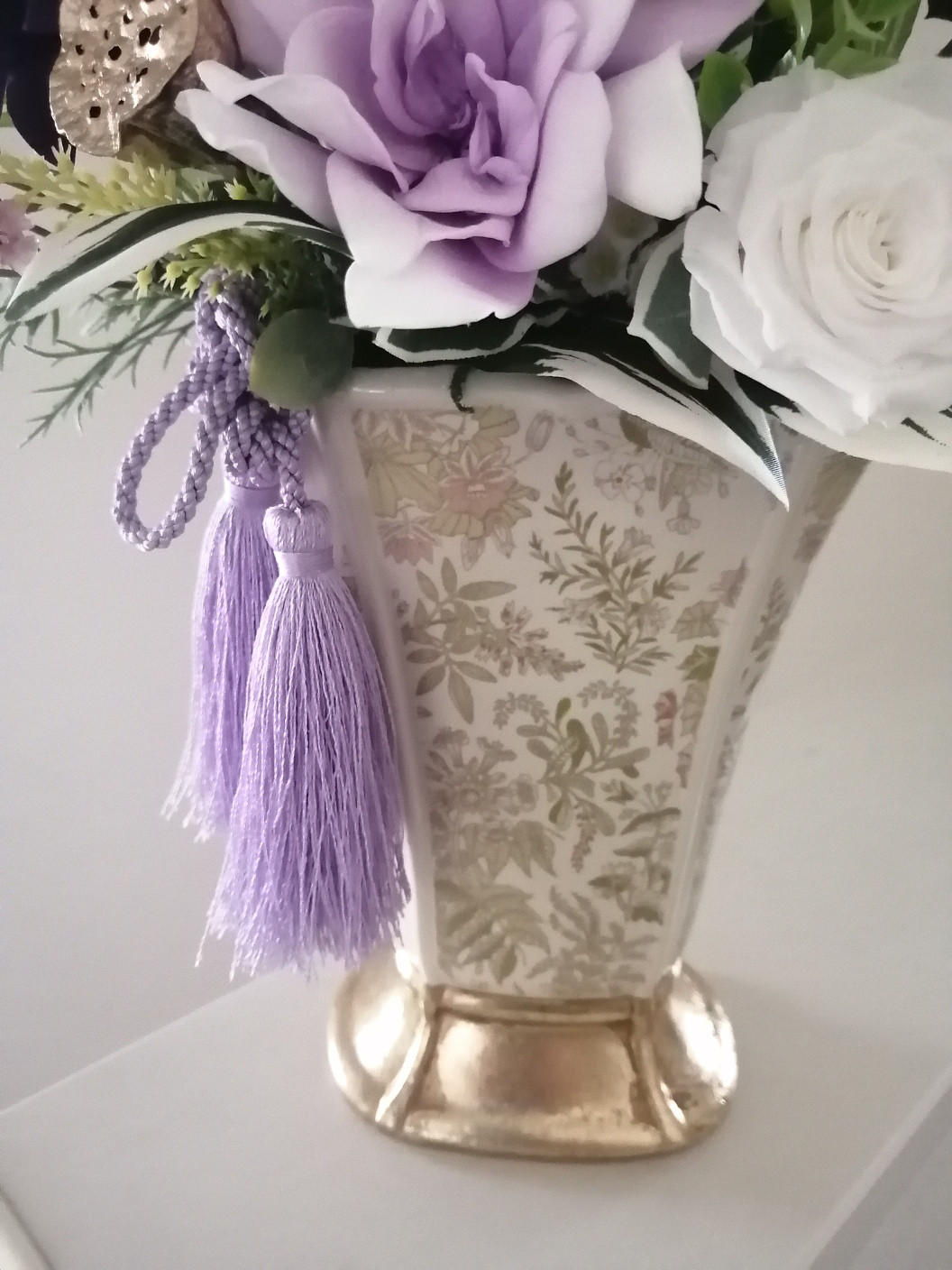 豪華なお供え花B仏花 35cm ケース　仏壇　胡蝶蘭　プリザーブドフラワー「クチナシ」他薔薇　菊　　ケース入り