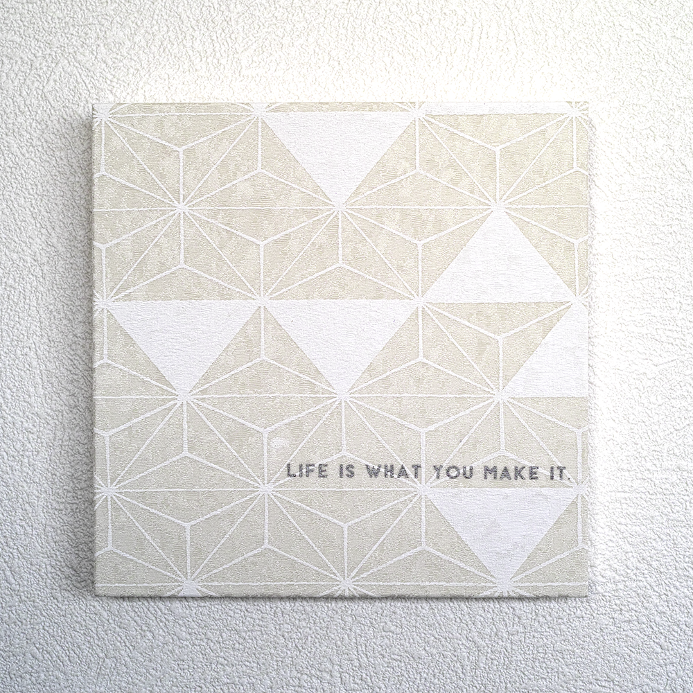 kimono saying panel 麻の葉 白 もや 18㎝角　アートパネル