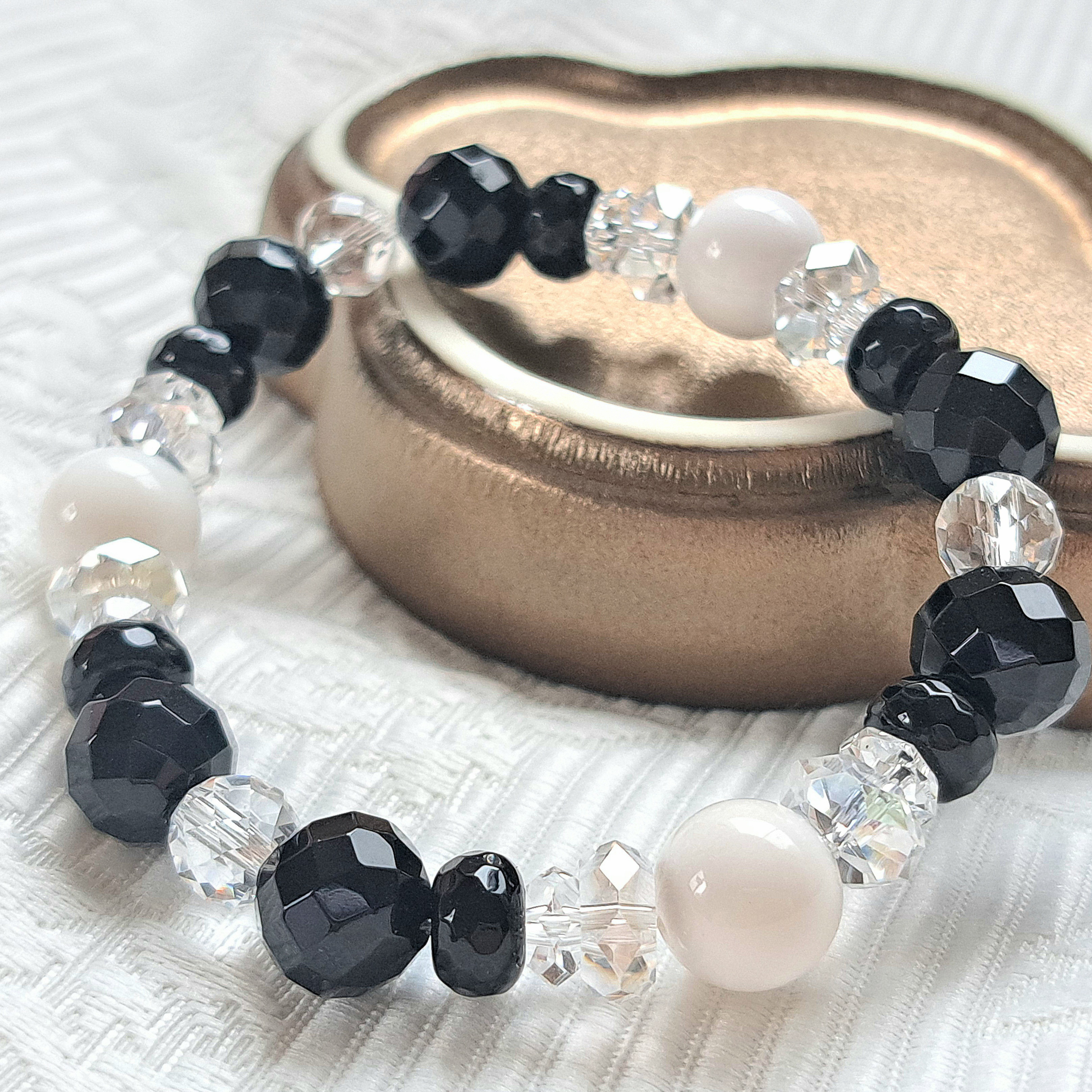 結界 ～ ブラックandホワイト オニキス ブレスレット ～プロテクト・バリア ver.