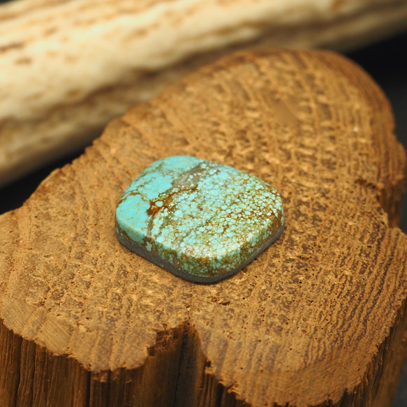 10,6ct No8 Turquoise ナンバーエイトターコイズ NO8-17 ルース 天然石 スパイダーウェブ 3枚目の画像