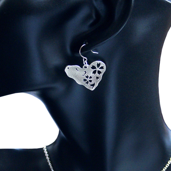 【訂做】櫻花心型水豚鉤形耳環 第2張的照片