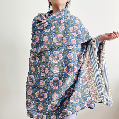 インド綿(ブロックプリント)の大判ストール*Blue + pink*[Creema