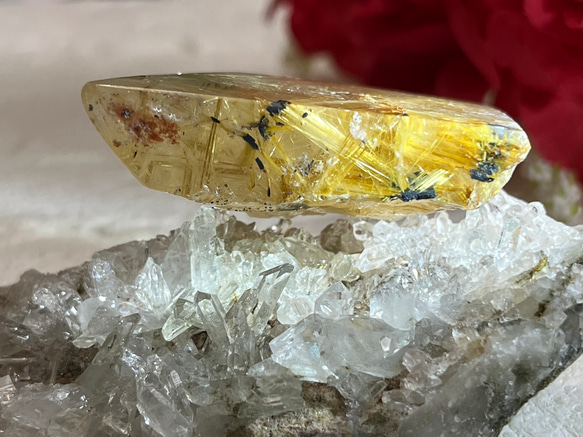 太陽ルチル✨　タイチン　ゴールド　ルチルクォーツ　クリスタル　水晶　原石 5枚目の画像